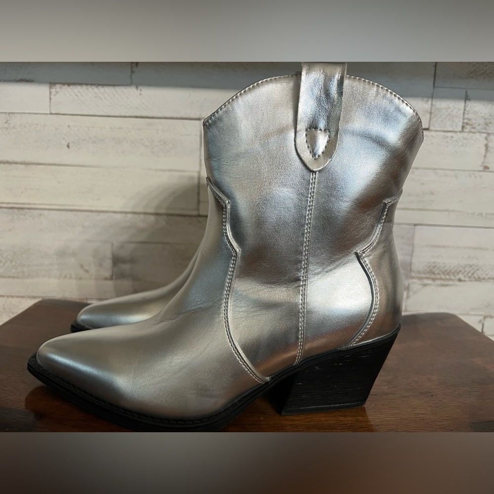 London Rag Wales Metallic Western Boots in size 6.  New without box - Picture 2 of 10